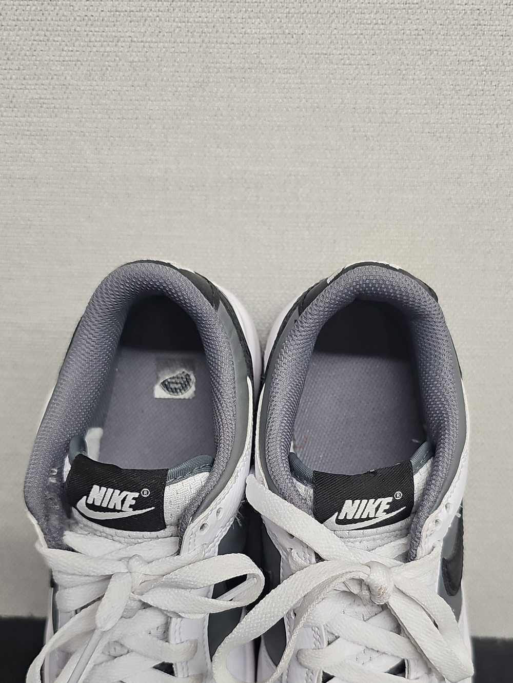NIKE DUNK LOW SMOKE GREY YOUTH SNEAKERS BFPM-06-086 - Picture 4 of 10